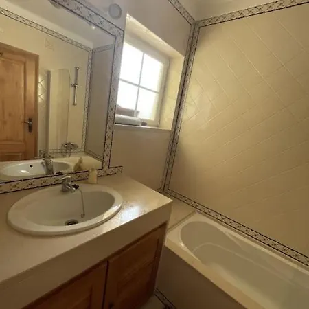 Casa Luna Daire Amoreira (Leiria)